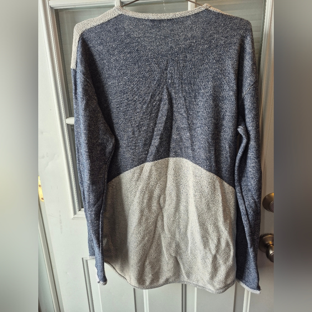 Simons Women's Blue and Gray Sweater - Picture 2 of 5